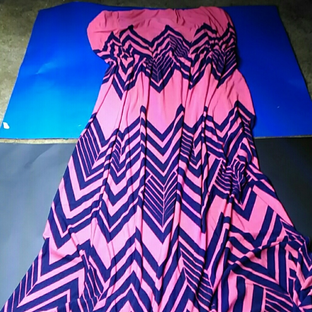 Dress - Picture 2 of 3